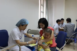 Bùng phát 2 ổ dịch sởi mới với hơn 130 ca mắc