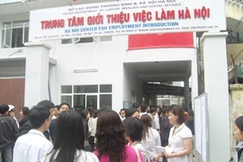 Hơn 162.000 cử nhân mới tốt nghiệp bị... thất nghiệp