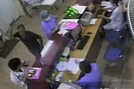 Một bác sĩ bệnh viện Thanh Nhàn bị đánh trọng thương