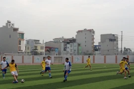 Giao lưu bóng đá chào mừng 70 năm Ngày truyền thống lực lượng CSGT