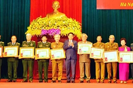 Tri ân cán bộ, chuyên gia, quân tình nguyện Việt Nam tại Lào