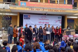 "Tết sẻ chia" đến với người dân vùng cao Hà Giang