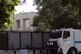 Đại sứ quán Mỹ tại Thổ Nhĩ Kỳ đình chỉ dịch vụ vì đe dọa an ninh