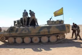 Bộ lạc Syria trục xuất SDF khỏi một thị trấn ở Deir Ezzor