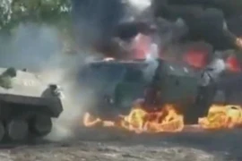 Xe quân sự Nga bốc cháy dữ dội trong cuộc tập trận Caucasus-2020 