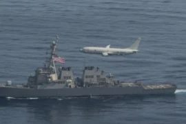 Hai tàu chiến Mỹ di chuyển đến lãnh hải Ukraine tập trận sau khi bị Nga xua đuổi