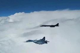 Nga tung Su-27 chặn máy bay ném bom chiến lược Mỹ ở Biển Đen