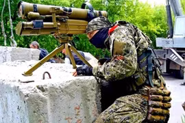 [ẢNH] DPR triển khai sát thủ diệt tăng Ukraine ở Donbass