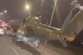 Trực thăng chiến đấu Mi-24 xuất hiện ở Yerevan vào ban đêm