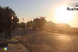 Quân tiếp viện và thiết bị hạng nặng của Nga đến căn cứ chiến lược ở Đông Bắc Syria