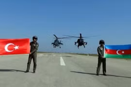 Chưa rõ mục đích chuyển quân và vũ khí ồ ạt đến biên giới với Armenia của Thổ Nhĩ Kỳ