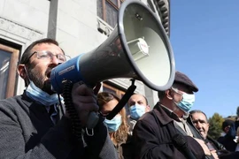 Phe đối lập Armenia yêu cầu Thủ tướng từ chức trước nửa đêm nay