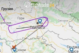 Một chiến đấu cơ lạ bay qua một căn cứ không quân của Nga ở Gyumri
