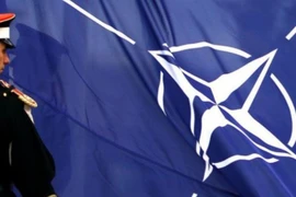 Dưới sức ép của Mỹ, Tổng thống Macron tuyên bố Pháp sẵn sàng rút khỏi NATO