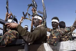 Phiến quân Houthi phóng tên lửa vào Saudi Arabia, 5 thường dân bị thương