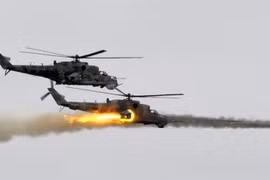 Trực thăng Nga truy đuổi đến cùng phiến quân IS ở miền Trung Syria