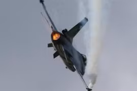 F-16 và B-52 Mỹ thực hiện các cuộc tấn công khiêu khích vào bờ Biển Đen