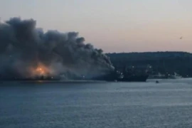 Tàu chiến Nga bất ngờ phát nổ, 7 người bị thương