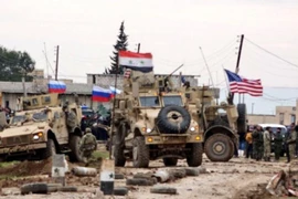 Động thái hiếm hoi: Mỹ, Nga đồng ý mở lại ngã tư quan trọng ở Đông Syria 