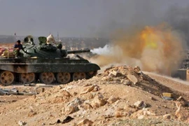 UAV Nga dẫn hướng SAA tấn công các phòng tuyến của phiến quân ở Idlib