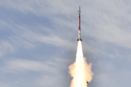 Hệ thống phòng thủ mới của Israel đánh chặn thành công tên lửa và UAV