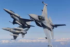 Ukraine bình luận về việc “cho phép máy bay NATO bay qua Crimea”