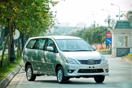 Triệu hồi 764 xe Toyota Innova vì lỗi cửa sau