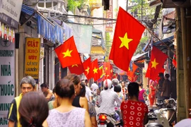 Hà Nội đề nghị treo cờ Tổ quốc dịp 30-4