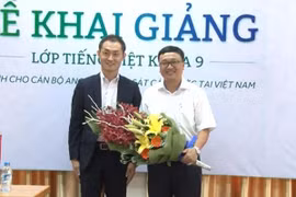 Khai giảng lớp tiếng Việt cho cán bộ an ninh, cảnh sát các đại sứ quán