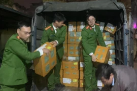 Hà Nội: Chặn vụ buôn bán, vận chuyển thuốc lá điện tử nghi nhập lậu trị giá gần 4 tỷ đồng