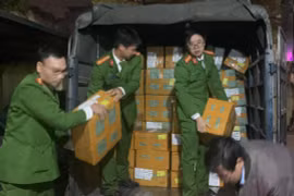 Hà Nội: Chặn vụ buôn bán, vận chuyển thuốc lá điện tử nghi nhập lậu trị giá gần 4 tỷ đồng