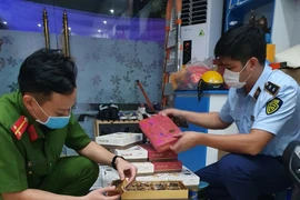 Khu kinh doanh cao cấp 'chứa' gần 500 chiếc bánh Trung thu không rõ nguồn gốc