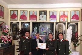 Công an Hà Nội thực hiện nhiều hoạt động nghĩa tình trong dịp lễ Noel