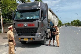 Xe chở quá tải, truy trách nhiệm chủ phương tiện