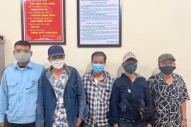 ‘Bắt tay’ với ‘cò’, Nhà thuốc số 9 Bạch Mai bị thu hồi Giấy chứng nhận đủ điều kiện kinh doanh dược