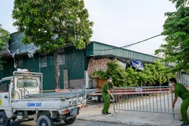 Từ ngày 10-12: Dựng hàng rào tôn xung quanh khu Công viên thể thao cây xanh quận Hà Đông