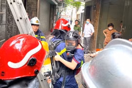 Hà Nội: Hai vụ cháy trong ngày, 9 người dân được hướng dẫn, cứu nạn an toàn