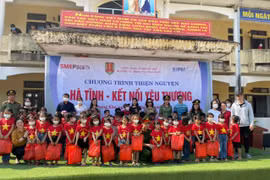 Nghĩa tình của Công an Hà Nội với người dân nghèo Hương Khê