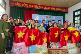 Tuổi trẻ Công an Thủ đô mang yêu thương lên vùng cao Yên Bái