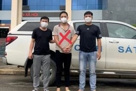 ‘Yêu’ bạn gái 15 tuổi, trốn một mạch lên biên giới