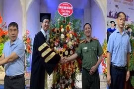 Công an Hà Nội chúc mừng lễ tốt nghiệp khóa III Trường Thánh Kinh Thần học Hà Nội