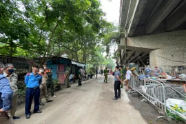 Chủ tịch phường ký cam kết trách nhiệm quản lý đất công