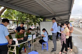 Cấp căn cước cho gần 500 công nhân khu công nghiệp Hanel