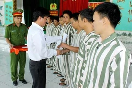 Bài 1: Sự tác động từ môi trường xung quanh có vai trò rất quan trọng 