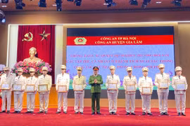 Chú trọng xây dựng, phát huy yếu tố con người