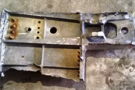 Ngư dân Nghệ An vớt được mảnh hợp kim nặng 30kg nghi của máy bay Su-30MK2