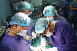 Hàng trăm bác sỹ "nín thở" thực hiện cùng lúc 4 ca ghép tạng trong đêm