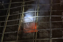 Hiện trường đám cháy ở karaoke 85G Nguyễn Khang 