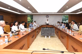 Tiếp tục tháo gỡ vướng mắc để chi lương, chính sách cho cán bộ sau khi sắp xếp bộ máy