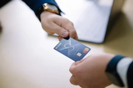 Doanh nghiệp tìm thấy nhiều giải pháp chi phí với thẻ tín dụng SHB